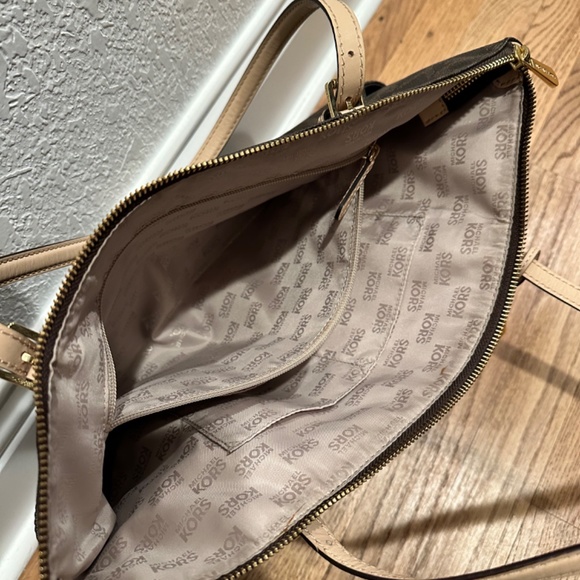 Michael Kors Tote - Picture 4 of 6